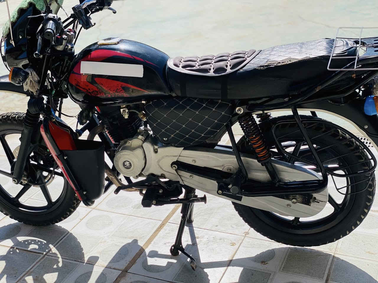 يا الله السلام عليكم 
بوكسر 23 مرقم رقم بغداد الجديد الدراجه مكفوله كفاله عامه من الشخط والنقص ماشيه 32 الف حقيقي الدراجه جديده بمعنا الكلمه مو مثل المهجمات الباقيات تجي تجيب وياك 10 فيتريه وتفحص اذا طلع بيهه اشكال كروتك عليه 
الدراجه تحويل مباشر ثاني يوم مكان بغداد المحموديه 
للتواصل 
***********
***********
واتساب او اتصال خاص ما متواجد 
اذا ما عجبتك اعبر المنشور بكلمه طيبه وشكرا
