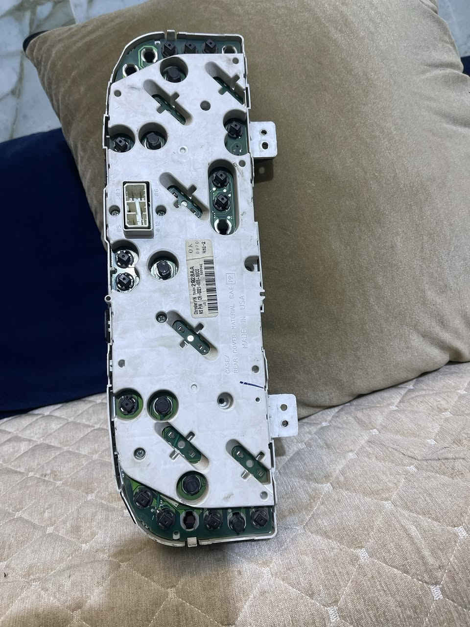 السلام عليكم
گيج دشبول جيب 2000 كلش نظيف شغّال 100%

السعر 50 ألف
*********** بغداد الامين
