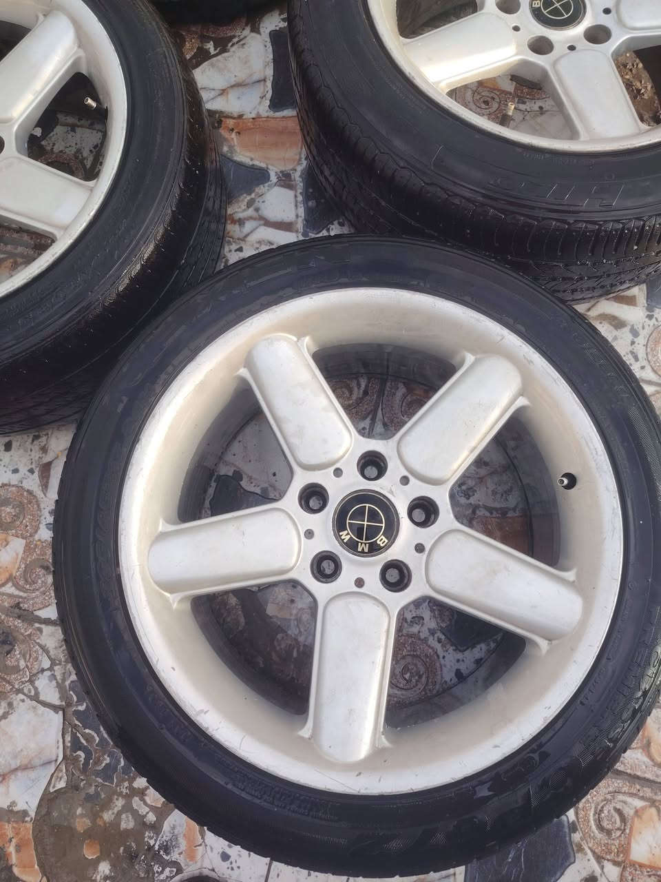 ويل شنايزر
تخم مع تايرات

سعر ٢٧٥ مكاني واسط

مابيهن تصليح بس واحد بي بلنص

توصيل ماعندي ليريدهن يراسلني خاص ويدلل


**إذا كنت صاحب هذا الإعلان وتريد حذفه لأي سبب، رجاءا أرسل رسالة إلى الدعم الفني**