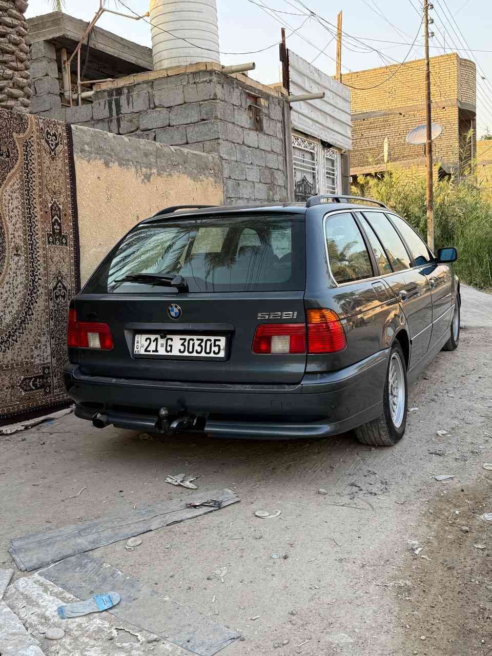 سلام عليكم بي ام صقر موديل 2001 رقم سليمانيه باسمي تحويل مباشر سياره بلاديه لاضربه ولا صبغ تبريد ثلج فتحه سقف  كهربائيات جطل واحد ماكو كله بلاد جنطه شفط هوك خلي بك لايت وياها احتياط من الشركه  سعره 98 مكاني بغداد للاستفسار ***********
