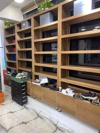 عندي هاي الرفوف عدد ٥ +بوفيات خزن الطول ٢٥٠ والعرض ١٠٠  07713919382