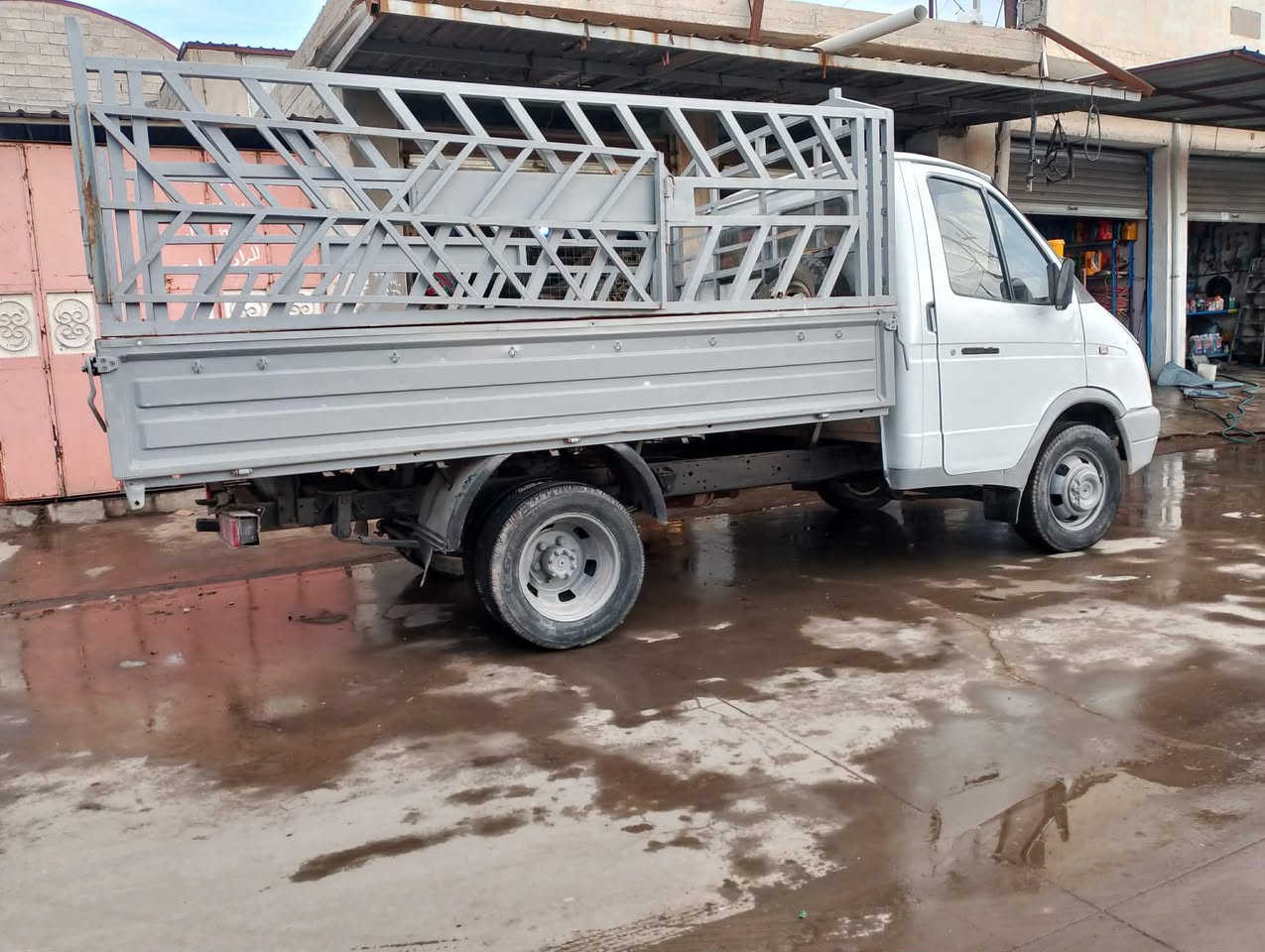 السلام عليكم سيارة بكب حمل كازيل 2طن  بزين رقم بغداد سنوية مشروع وطني لغايه 2031تحويل أو وكالة سعرها 40 ورقه كركوك قضاء داقوق  ***********
