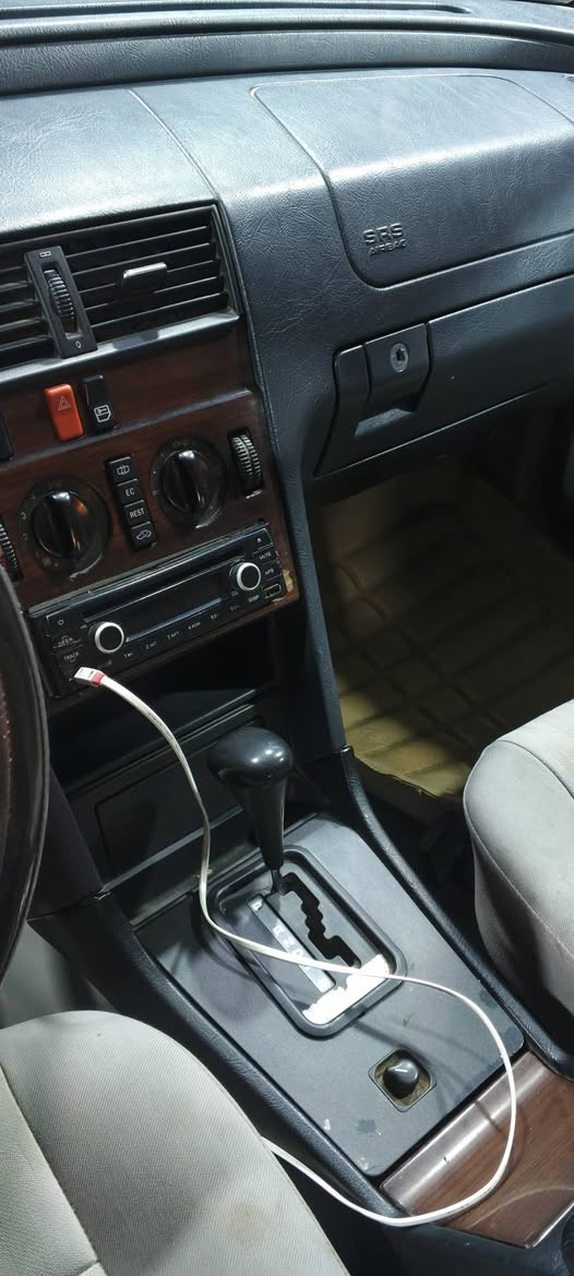 السلام عليكم مارسدس بيبي شبح موديل 94 رقم ذي قار كله ابلاد بيع او مراوس السعر 50  وبيه مجال ناصريه المركز ***********
