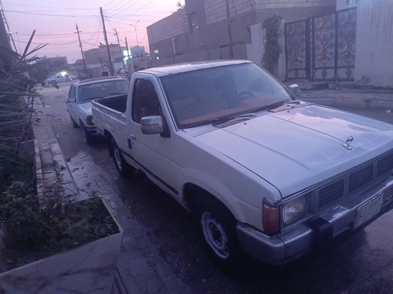 السلام عليكم نيسان بسمي 1991سنويه 27رقم الماني مراوس حسب القناعه سياره جاهزه ***********مكان ناصرية مركز
