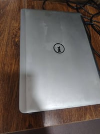 لاب توب DELL • نظيف • استعمال قليل