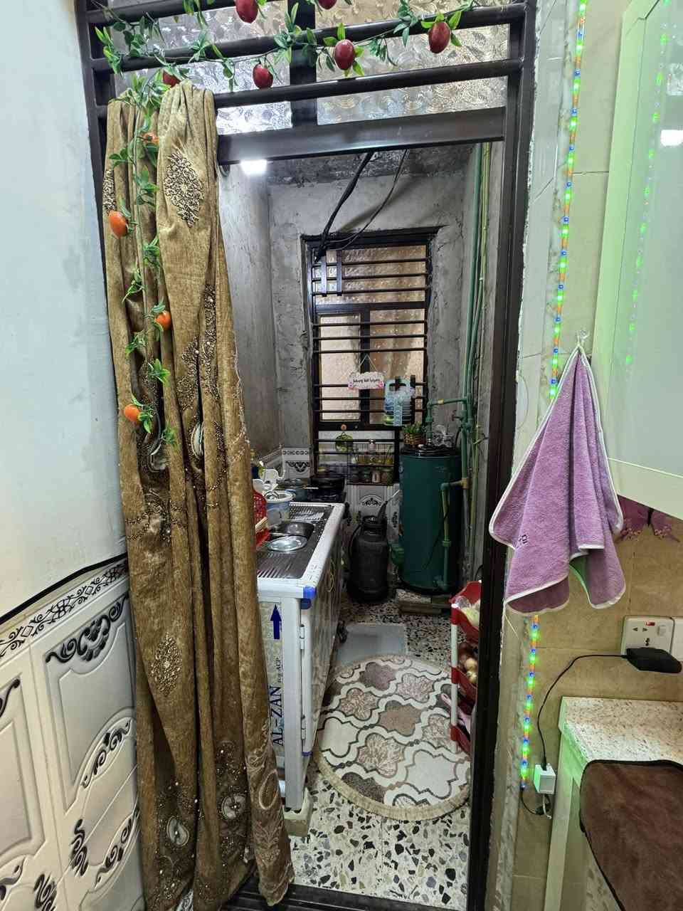 السلام عليكم
بيت مساحه 100متر طابق واحد كامل اي نقص مابي 
كاع ابو رشاد للستفسار ***********
