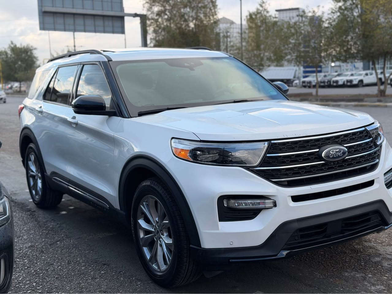 2024 
ماشية 6000 ميل 
بدون صبغ فقط جامرلغ مبدل بلادي 
بدون ارباك كلها بلادية
سيارة فول مواصفات 
فقط  بدون دبل اكسل 
تترقم شمالي 
سيارة موجودة بشركة صباح حسن سليمان 
اربيل شارع ١٠٠م

للاستفسار 
*********** 
*********** أربيل, العراق
