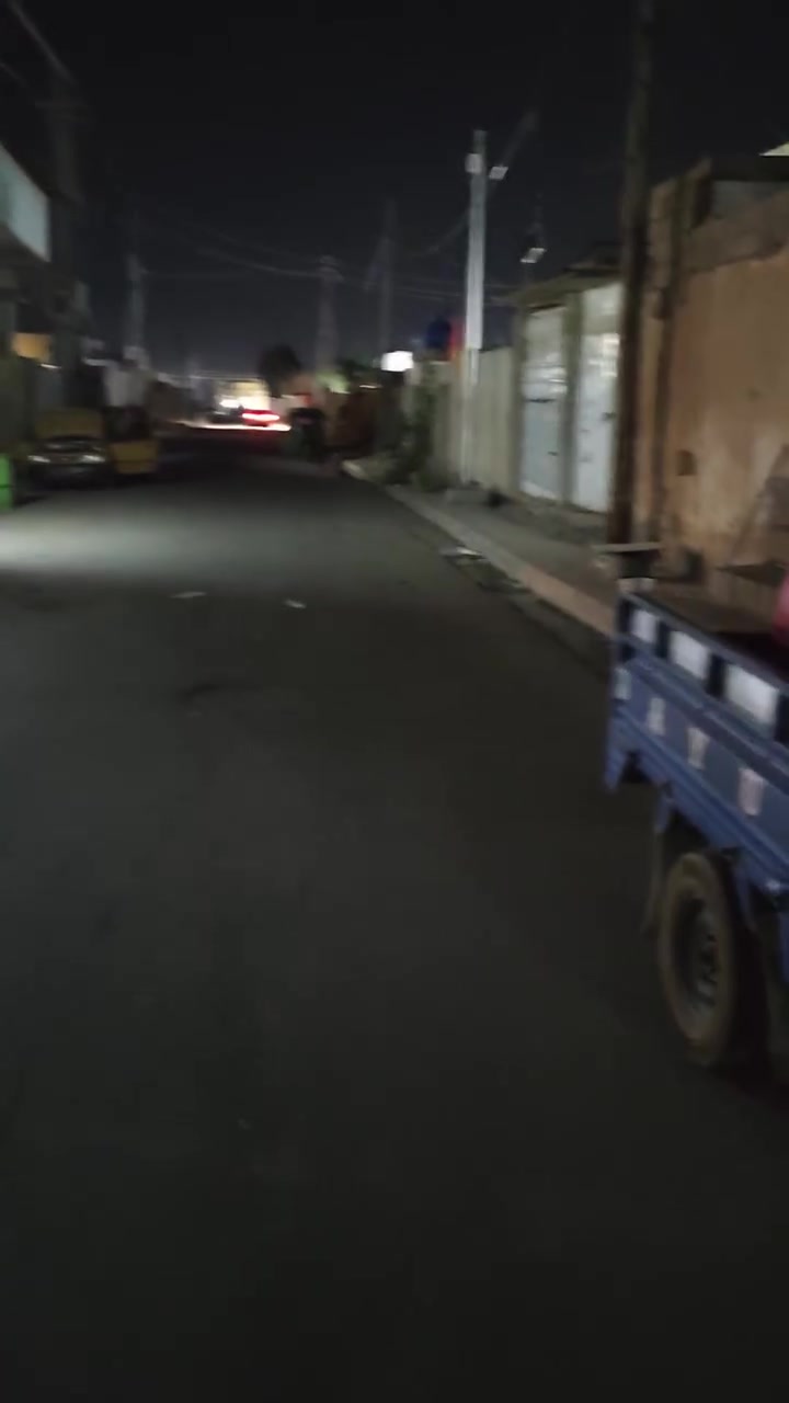سلام عليكم مثل ماموضح بل تصوير  بيت للمراوس 
مكاني واسط نعمانيه بحي زهور بلحواسم راح يصفرن ويطوبن وكافت لخدمات اريد بيت كون بي خدمات وكون مو بعيد كلش يعني يم لمتنبي بل جلابين عادي متواجد خاص وهاذه رقمي / ***********

