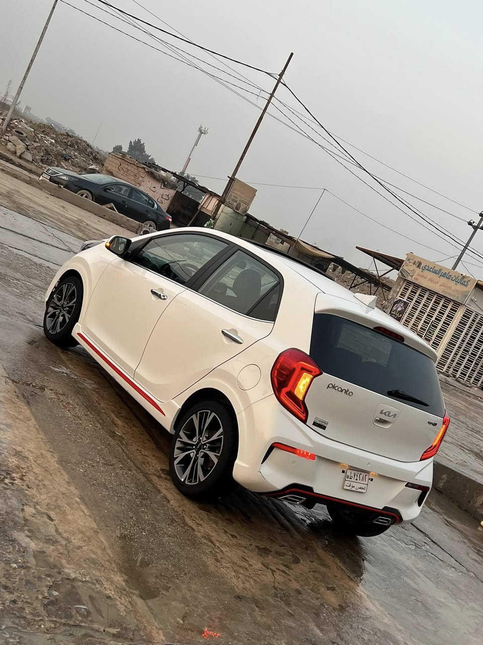 سلام عليكم للبيع كيه بيكانتو موديل 2023 وارد خليجي موصفات فول جيتي لاين عله موصفات بل بيكانتو فتحه وبصمه وشاشه كبيره ولمس كامره دواره رادار مامي وخلفي شغال تحكم جهتين حاكيه مانع نزلاق حساس طارات لد خلفي شغال لد مامي كشاف مامي شغال اشاير بل مري مري شفط بواب بصمه بصمه تشغيل حساس خلفي    ولكب كروم كشنات جلد بلادي اسود مطعم بحمر بلادي دواخل صاج اسود ملكي وبيبان حمر دبل رف خلفي تبريد بيانو يدات نيكل بلادي ولكب كروم حجم المحرك 4 بستم ماشيه 26 لايت زنون بلادي توقف ذاتي انضمه قياده السياره مكفوله من الصبغ التبديل والغرق والبارد ماعده الدعاميه المامي وخسفه مقدار 4 صابغ بل بنيد فقط السيارة حره جايه بسمي بدون رقم تترقم جميع المحافظات بيها رقم فحص موقت ***********
