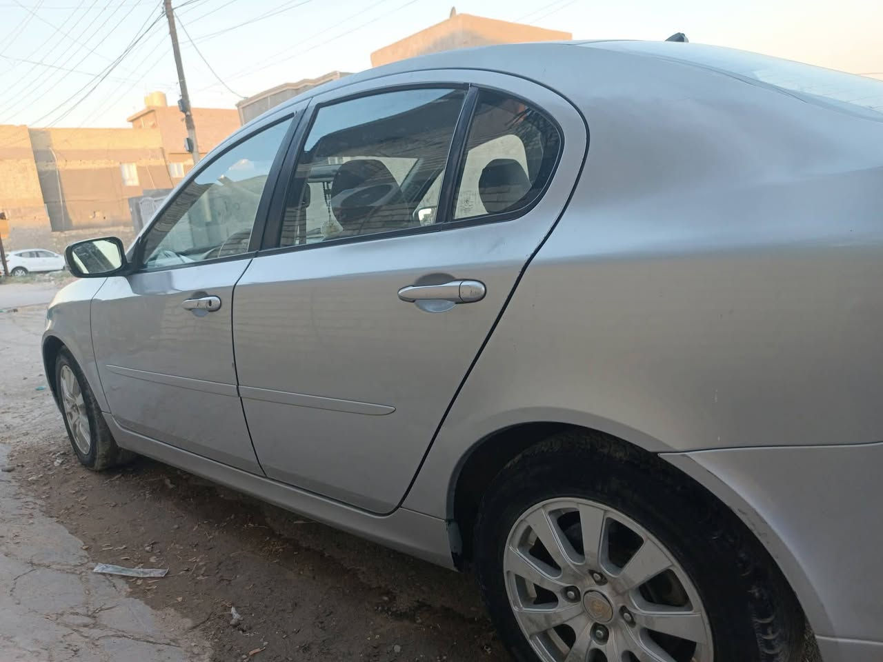 السلام عليكم 
بروتون بيرسونا خليجي موديل 2011 
استخدام شخصي فقط 
ماشية 182 
داخل لونين مثبت سرعه 
محرك كير اوتو  مكفولات تبريد ثلج 
حساسات تحكمات سترين اشاير بالمري 
سبير الشركة بعده وحتى العدة مال الشركة على وضعهن 
بيها فقط جاملغ  أمامي بارد أقل شبر 
باسمي التحويل ثاني يوم 

واتساب ‏اتصال  ‪***********‬‏
السعر ٦٠ وبيها مجال مكان بغداد الدورة
