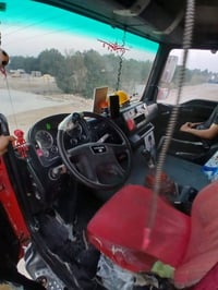 خباطه الفين وتسعه جدر ١١ متر السياره  جديده بمعنا الكلمه التواصل 07765...