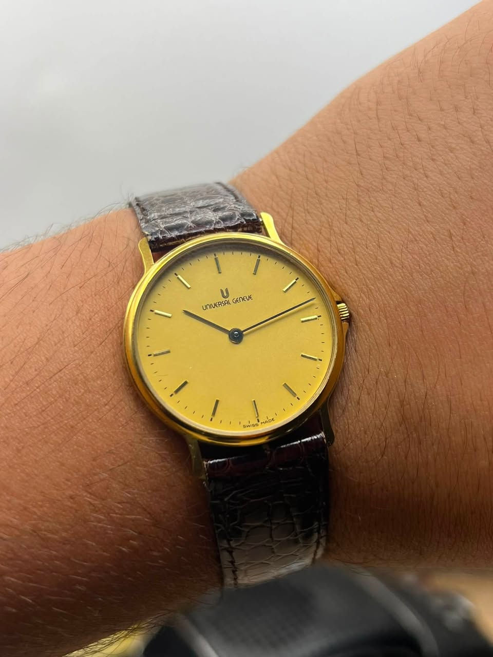 ▪️يونيفيرسال جنيف
▪️سويسري اصلي
▪️موديل 1980
▪️بطارية كوارتز
▪️قطر 32 ملم رسمي
▪️تغليف ذهب
▪️سير مستبدل
▪️نظافة ممتازة

رجاءًا لمعرفة السـعر والحجز خاص 📍
للاتصال***********
