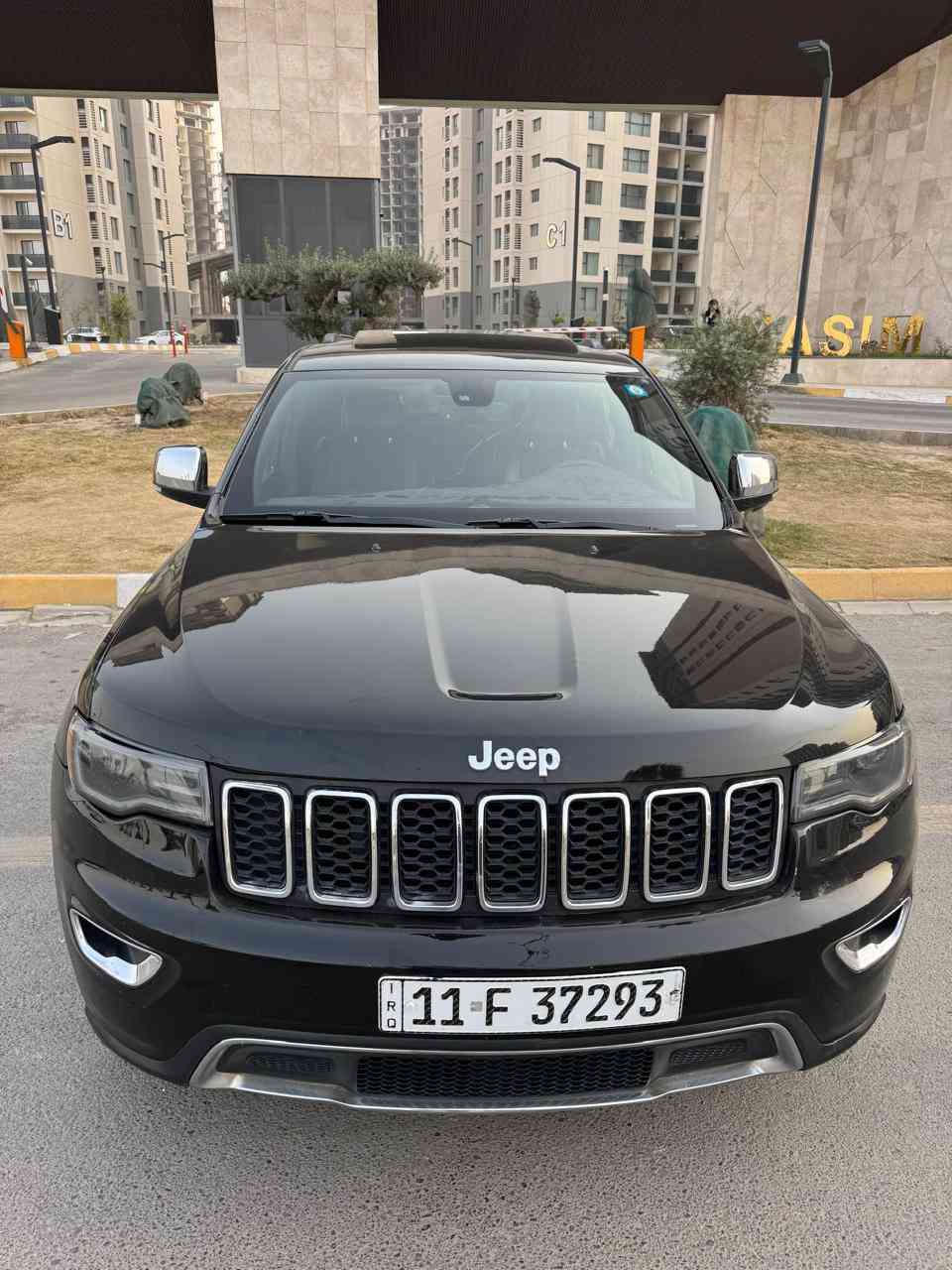 السلام عليكم 
جيب للبيع موديل 2019فول لمتد
مواصفاتها
بانوراما
كشنات تدفئة تبريد
رادار جانبي
كاميرا حساس
باب خلفي كهرباء
كراسي كهرباء
تشغيل عن بعد
محرك 3600
وباقي المواصفات المعروفة
حادث السيارة صبغ باب السائق وجزء من باب الصدر
مكان السيارة حي الجهاد
السعر 195 وبيها مجال بسيط
السيارة ب أسمي رقم جديد وتحويل جديد 
للاستفسار ***********
