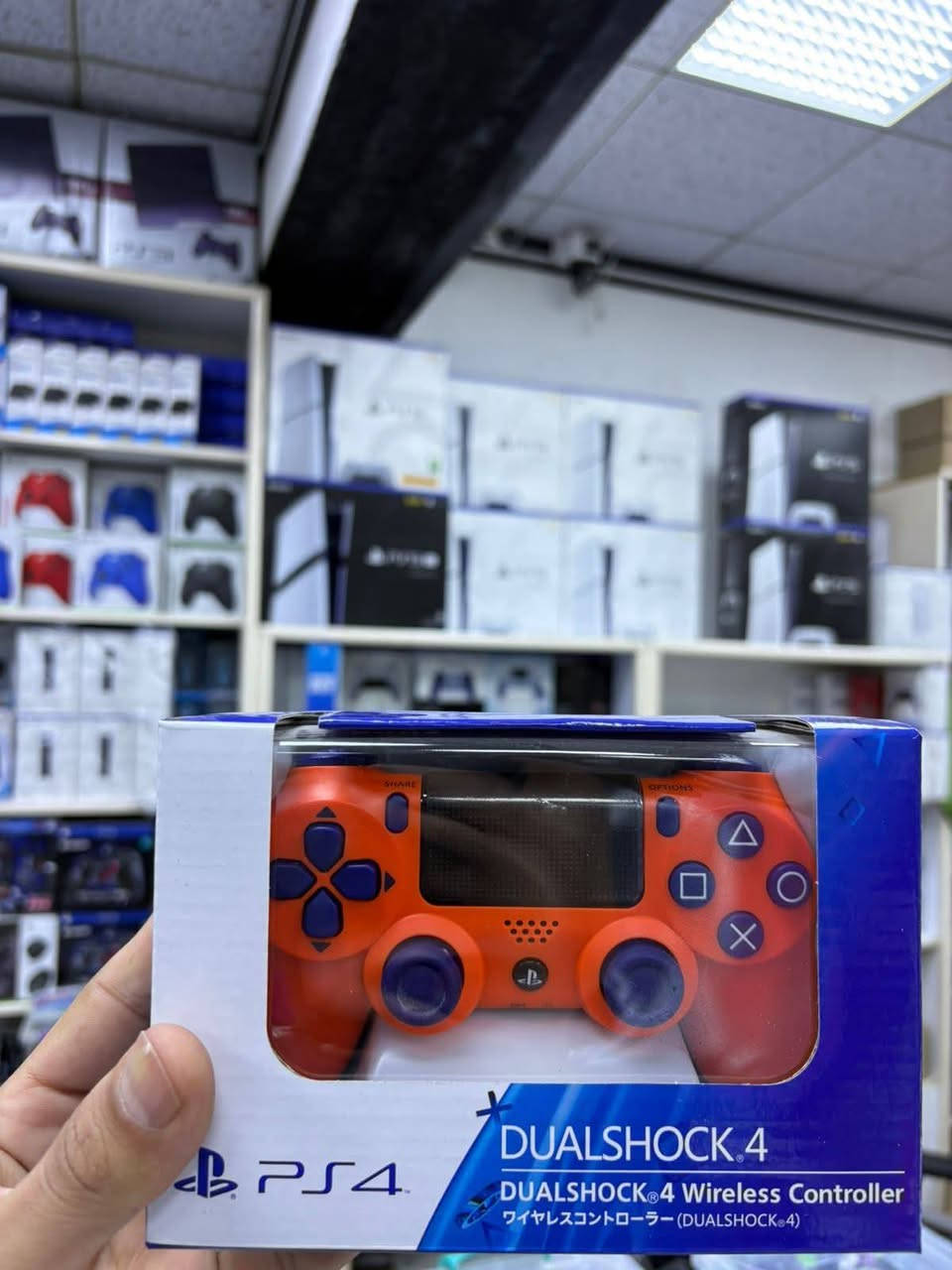 #عرض_جديد_ وسعر جديد 🔥ب١٢ ألف بس _من Play Box 😶‍🌫️

#متوفر_الأن 🫡
وجبه جديده جويستك بلي 4 (جديد) بالوان مختلفة 🔥

Ps4 DUALSHOCK 4 Wireless controller

موزع اجهزه والعاب الفيديو ،،،🇮🇶 

متجر Play Box 
الموصل دواسة عمارة القدس الطابق الارضي
يوجد توصيل داخل الموصل وجميع المحافظات،🚙
#الاستفسار_تواصل #خاص او #واتساب***********
