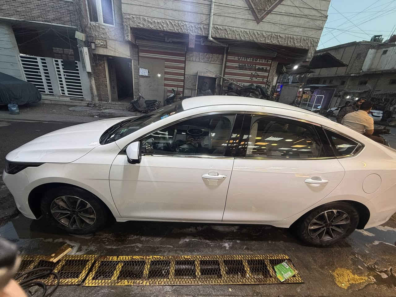 ((سيارات BYD ديستروي2025)) ماشيه الف ونص
السعر مرقم جاهز /18500
‎((كاعيات.وكارت.وبصمة تشغيل.وغراض كاملة))
محرك 1500cc
كهرباء +بانزين +هايبرد
دخول ذكي بطاقة NFC
كشنات جلد ابيض رياضي
قطعتين تبريد
كير ماوس
بصمة زجاجية
انظمة قيادة
هاند بريك كهرباء + اوتوهولد
ستيرن رياضي
شاشة وسطية قلابة
كامرة خلفية
كشافات زينون 
للاستفسار(***********)☎️
بغداد الدوره
