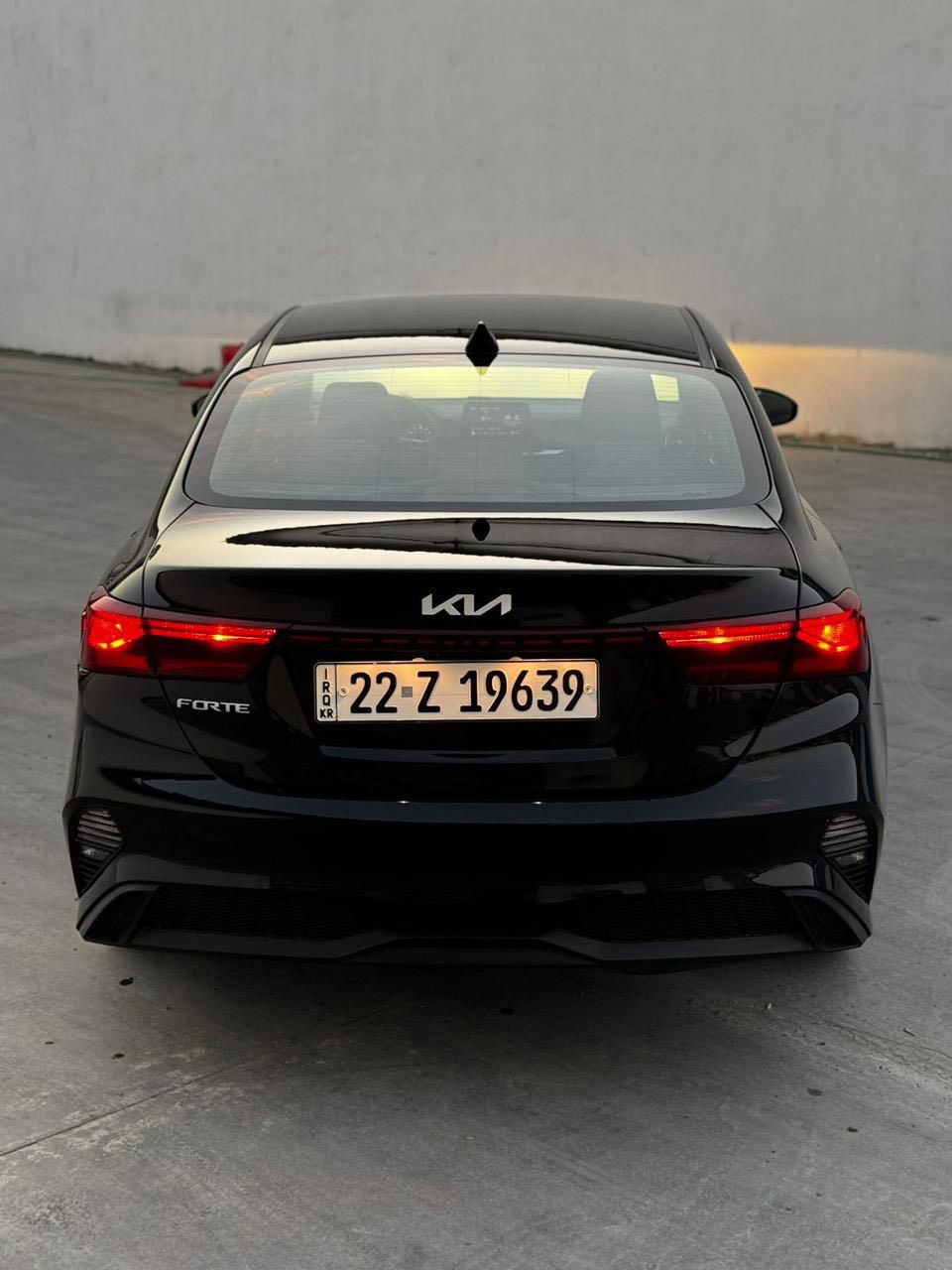 كيا فورتي 2024 وارد امريكي 🇺🇸ضرر واضح
باب مبدل وصبغ  جاملغ
محرك كير كلشي كفاله
(برده طاك )
 
(( ابيع على الفحص وين يعجبك افحص 👍))
رقم (أربيل ) جديد هزه فحص سنويه جديده

محرك 2000 Doch دوش
ماشيه ١٦ ميل 
رادارات جانبيه تحديد النقطه العمياء ⚠️
رادار خلفي تنبيه عند الرجوع‼️
رادار امامي ❗️❌
تحديد مسار/ سياقه ذاتيه 
اوتو بريك /توقف ذاتي عند الاقتراب ⛔️
اشاره بل مرايه 💡
كامره دوراه 📷
شاشه كبيره تدعم 📲Android Auto/car play
خرائط Gps 📌
فول تحكمات ستيرن 
3 انظمة قياده Sport/Normal/Smart
كروز مثبت سرعه 
ويل كب كروم 
حساس اطارات 
شاشة ظبط واعطال بل دشبول 
منافذ Usp/ Aux/ 12V
4 دسك/ مانع انزلاق/Abs
السياره جديده وجاهزه بدون اي نقص للبيع رايدها (160) العنوان بغداد/الكاظميه/شكرا اتصال هذا رقمي ***********متوفر واتس اب/محمد
