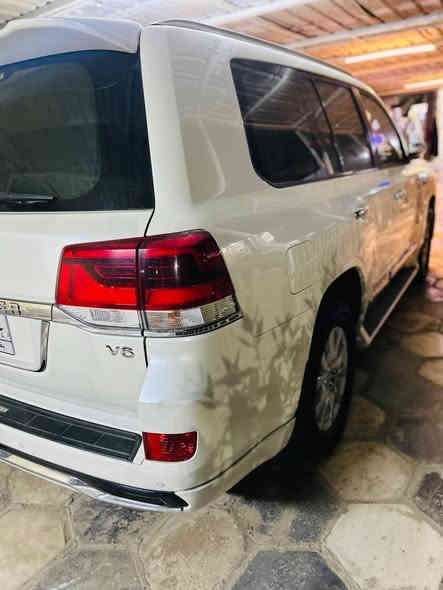 بسم الله ماشاء الله 
للبيع او مراوس بلكزز اسود 2016 
 لاندگروز 2017 كفاله عامه بأسمي مكفوله كير ومكينه وبدن شرط الوكاله  
سياره جديده 
كشنات كهربائيه ثلاثة دگم 
ثلاجه 
حساس امامي خلفي 
دبل ماوس  مواصفات الاندگروز معروفه ميحتاج توضيح 
رقم السياره بغداد مشروع وطني  بأسمي تحويل مباشر 

للأستفسار ***********_***********
