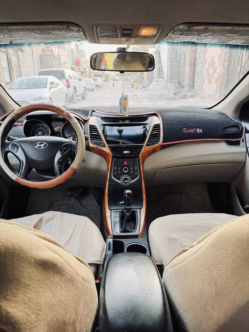 السلام عليكم النترا خليجي فول ما عدا البصمه بيها بارد بل جاملغ الخلفي وبيها صبغ بل تكمه محرك 1800 السعر 118وبيها مجال رقم ***********
