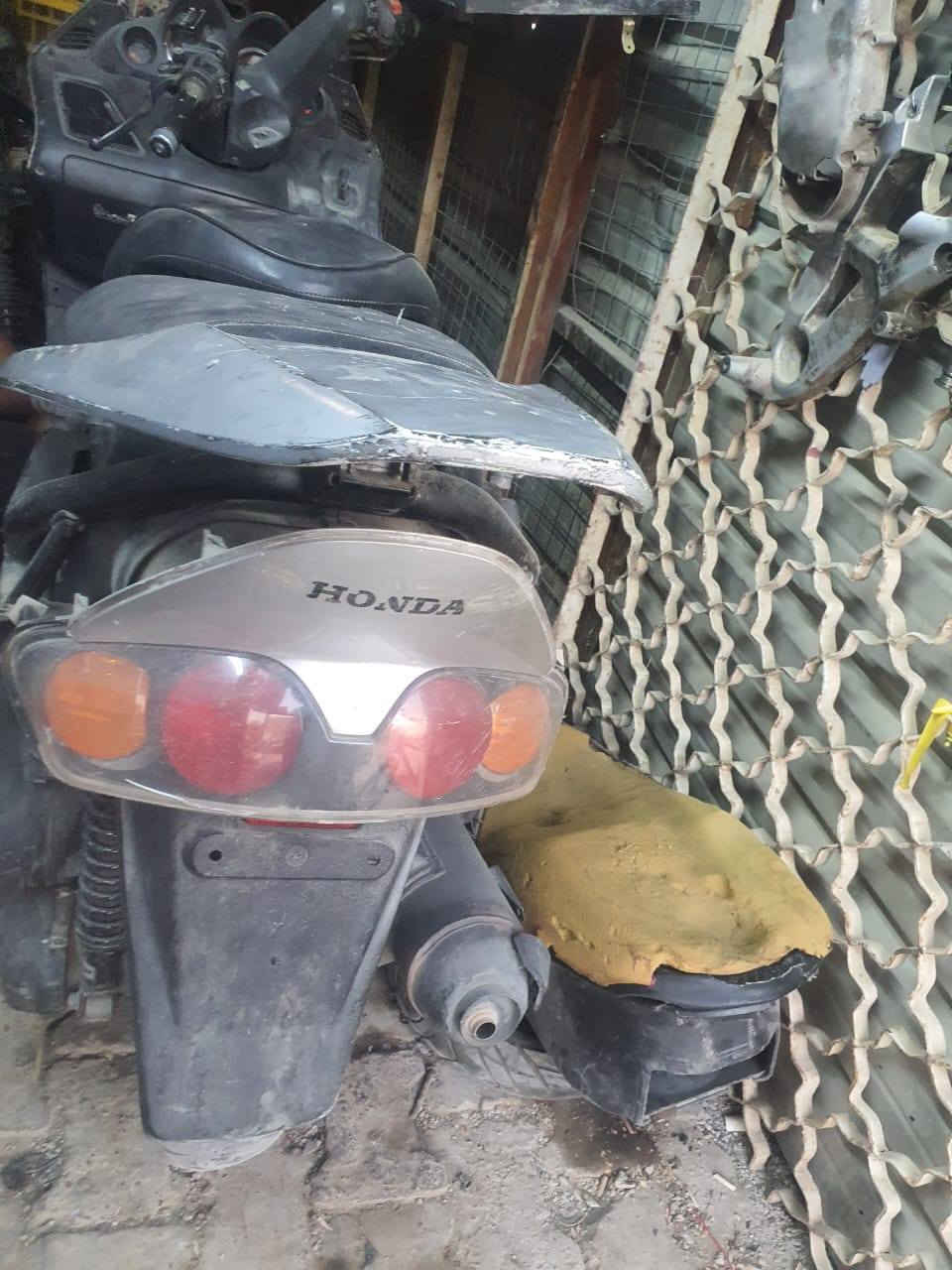 فورزا ٠/٦ كوم حديد للبيع السعر ١٥٠
المكان شعب 
الرقم ***********
