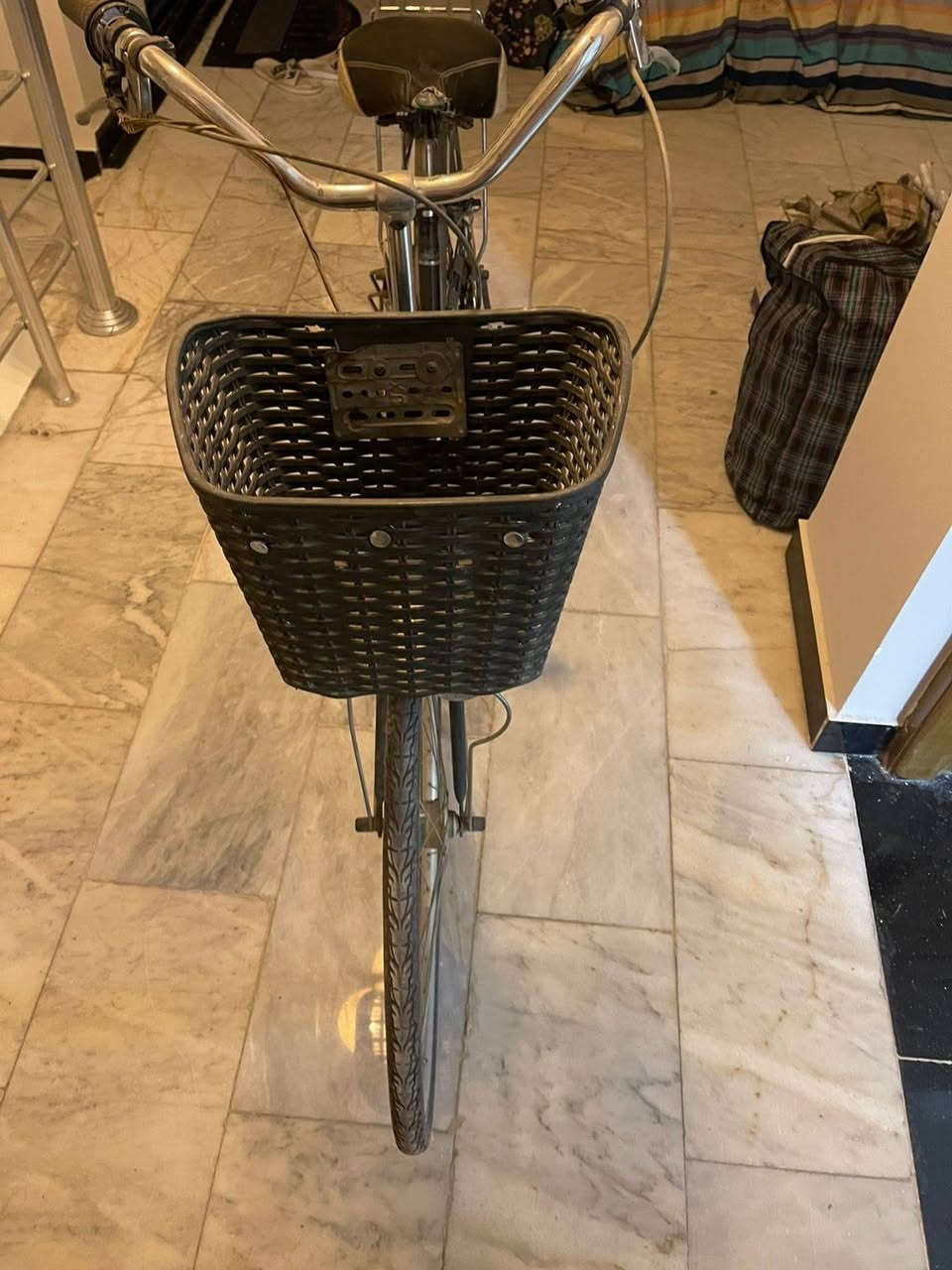 سلام عليكم بايسكل ياباني ابو الكير للبيع مكاني بغداد السيدية السعر 100 وهذه رقمي ***********
