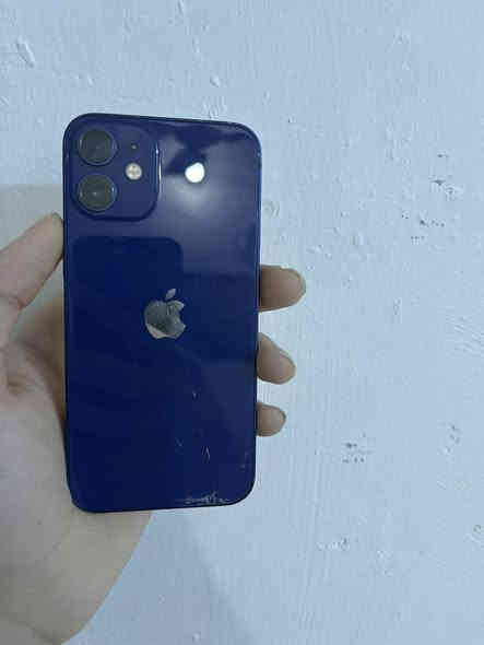 سلام عليكم 
١٢ ميني جهاز نضيف بطاريه ٧٣ ذاكره ٦٤ جهاز مامبدل بي شي ولا مفتوح بس فطر بلضهر خفيف محدث ٢٦ سلاسه فول جهاز مخلي بس مال اتصال مخلي بي سمكرت لل اتصال بس فيس ايدي شغال كلشي شغال سعره ٢٧٥ وبي مجال للطيبين متواجد واتساب ***********
