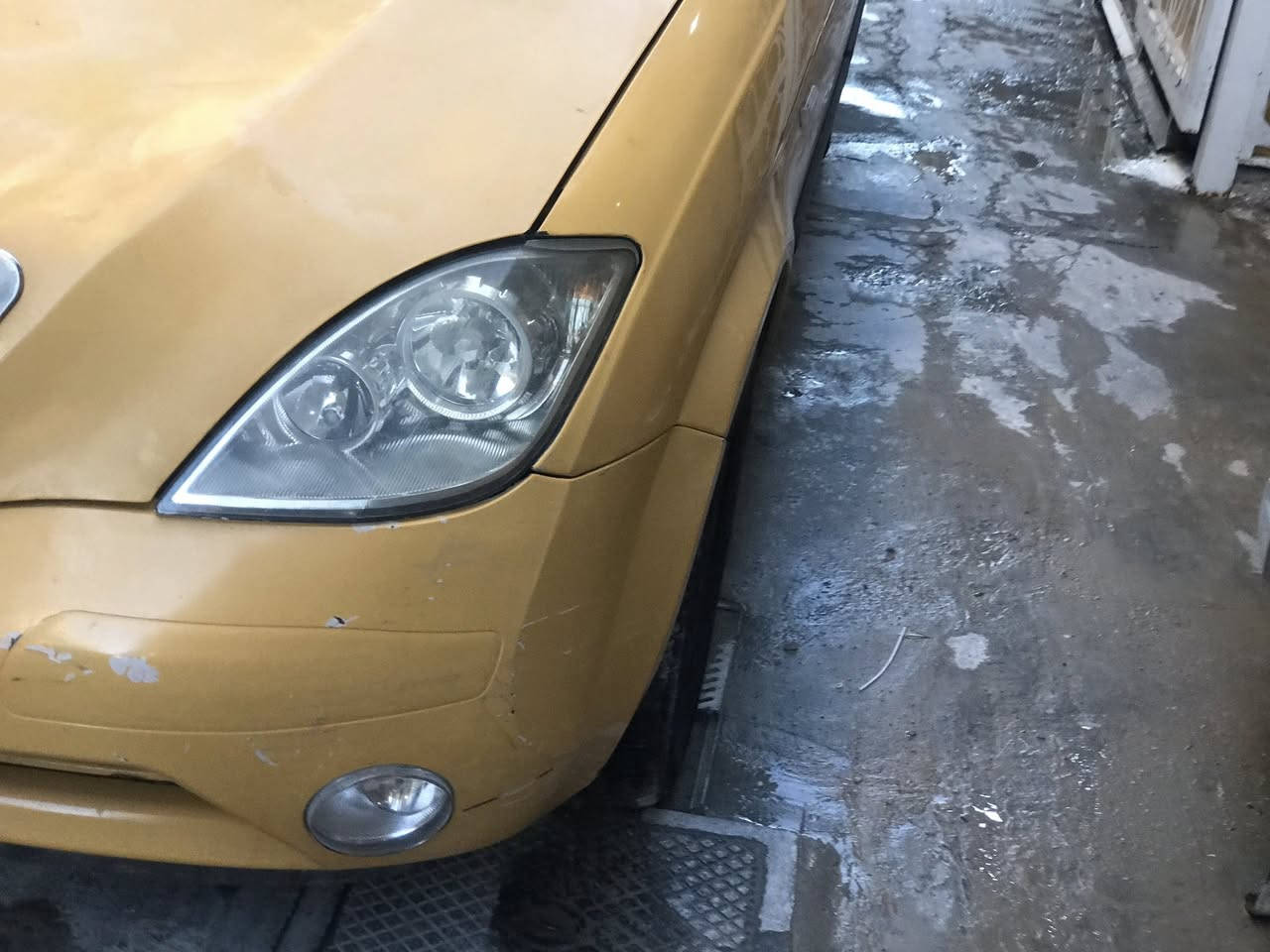 السلام عليكم طيبا 
موديل ٢٠١٦
شاشة
بيهة باب صبغ فقط وبيهة كم رصعة
كير مكينة حداية مكفولات 
السعر ٣٥
رقمهة بغداد 
مكانهة بغداد حي القاهرة
للاستفسار الاتصال عل الرقم ***********
