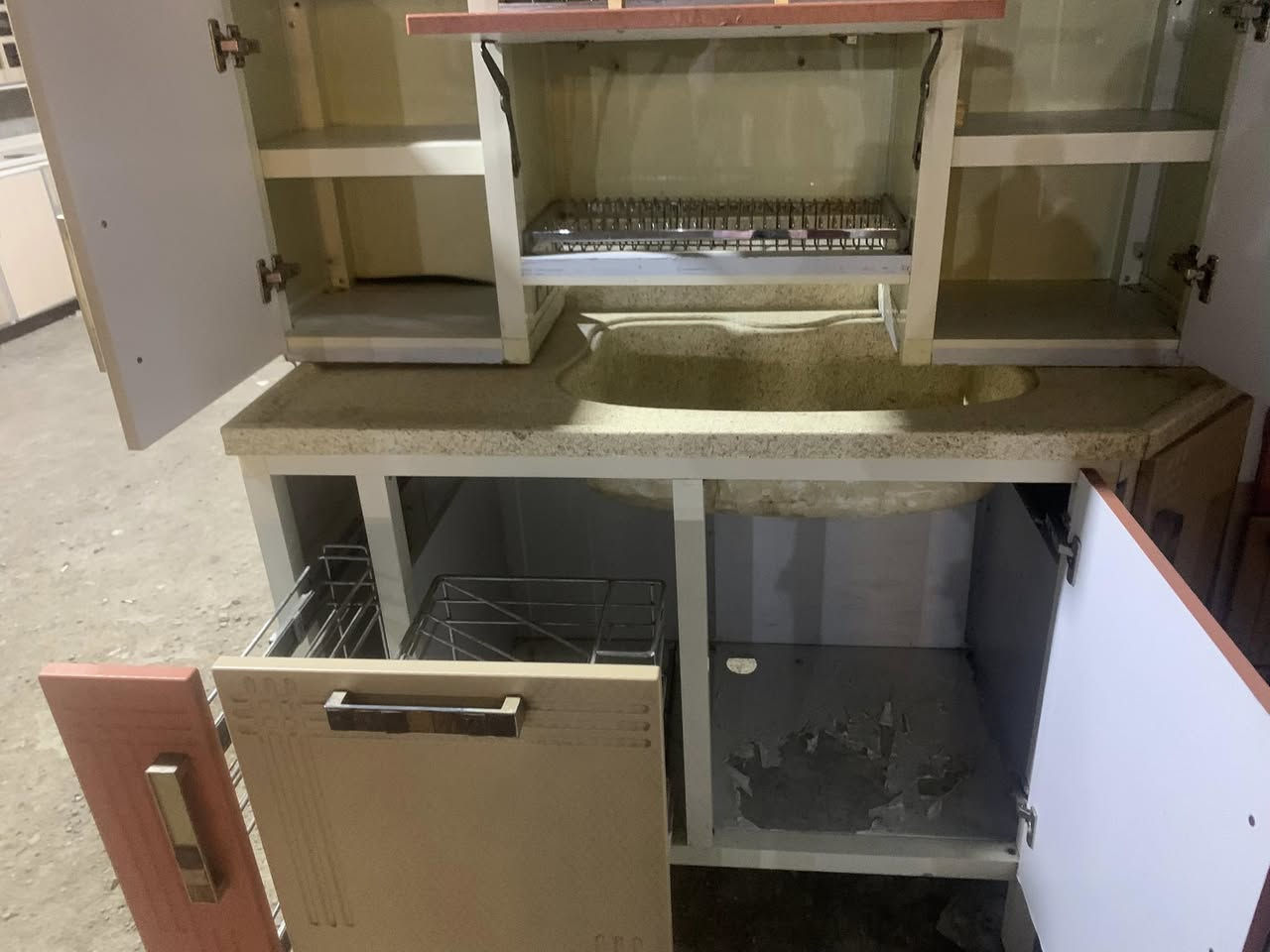 للبيع او استبدال اكثر من 11متر
خمس قطع داخل المنيوم ابواب اج دي اف مع طباخ اسحب الصوره وتعال خاص


**إذا كنت صاحب هذا الإعلان وتريد حذفه لأي سبب، رجاءا أرسل رسالة إلى الدعم الفني**