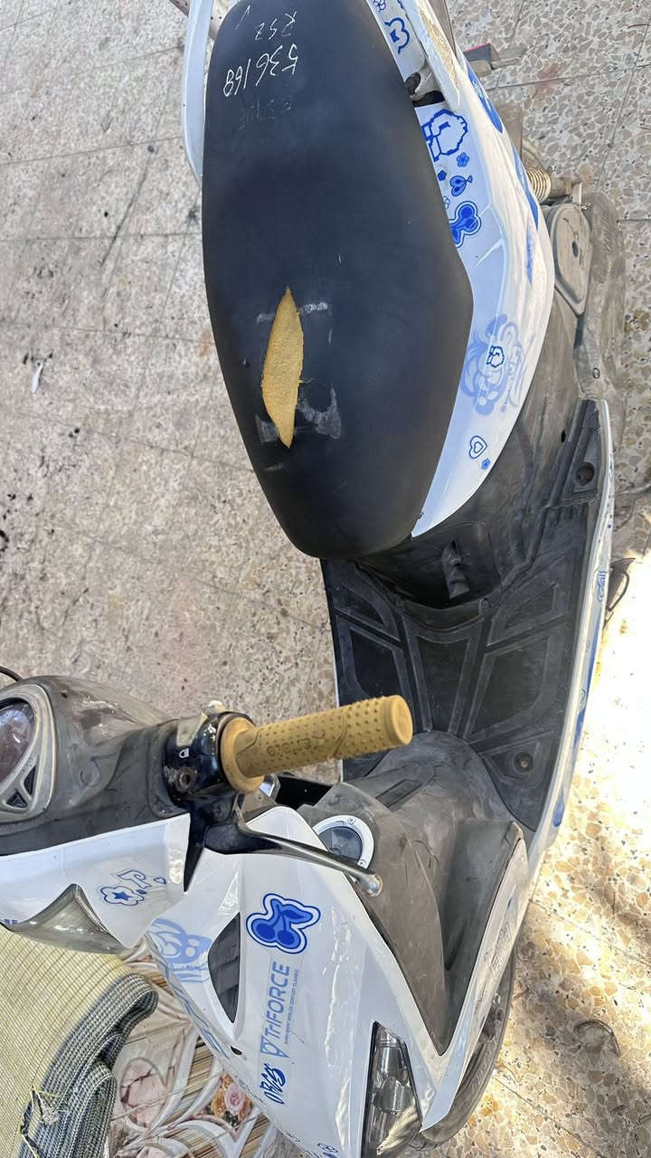 ماكس مضلع
حاويه مامبدل بيها اي شي صار يومين من جبتها بس ماعجبتني لان متعود على جبلي عالي 
نضيفه الله شاهد علي وانا صايم هسه محركها ريشه رايدها ب ٩٥٠ 
مكاني قضاء المدينة


**إذا كنت صاحب هذا الإعلان وتريد حذفه لأي سبب، رجاءا أرسل رسالة إلى الدعم الفني**