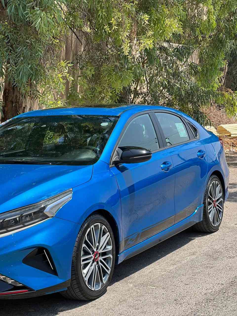 السلام عليكم

KIA FORTE GT 2023

رقم الشاصي  : 3KPF44AC8PE628050

موديل 2023

محرك 1.6 تيربو  TURBO

مواصفاتها فول 1/1 

حساسات 

كاميرا  خلفيه 
 
فتحة سقف 

كشنات جلد تبريد تدفئة 

اشارات بالمرايه 

تبريد قطعتين 

شحن موبايل 

هواي مواصفات …. 

حادثها جاملغ امامي سائق صبغ فقط 
تعديل بارد حافة باب و بوند . 

عنوان  السيارة : اربيل - ERBIL 

***********
 *********** واتساب 

السعر 154 $ وبي مجال
