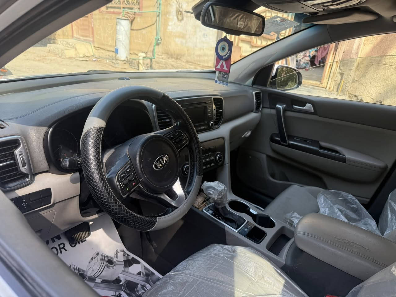 سبورتج. للبيع بأختصار.  محرك ٢٠٠٠بصمه بنوراما. رقم بغداد. السعر ١٧٨ وبيها مجال. الاتصال *********** مكان السياره كربلاء.
