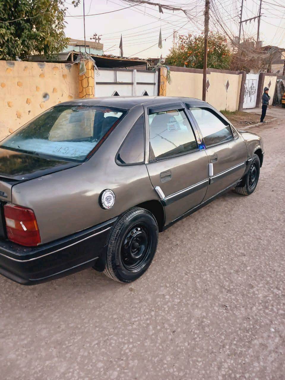 سلام عليكم( بيع او مراوس)
أوبل فكترا موديل ٩١
(محرك ١٨٠٠ المرغوب)  (سنويه لل٢٩)
(تحويل مباشر)... (مكينه وكير شرط).. (صدر أمامي ٨٠٪) (تخم تاير) صبغ جماليه فقط..
(ترايك وين ميعجبك ) السياره مرتبه .. رقم بابل
(السعر ٢٣$ )وبيها مجال بسيط للشراي 
المكان // ناصريه ، سوق الشيوخ 
الاتصال او واتساب / ***********