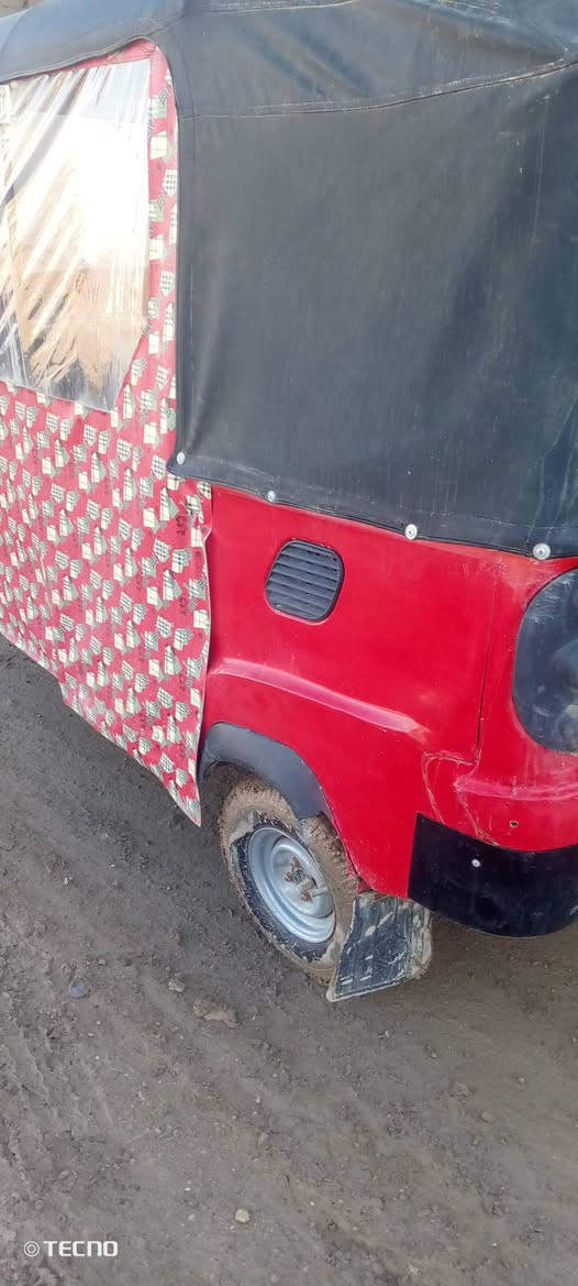 سلام عليكم تك تك البيع موديل 18 السعر 3005 رقمي ***********
