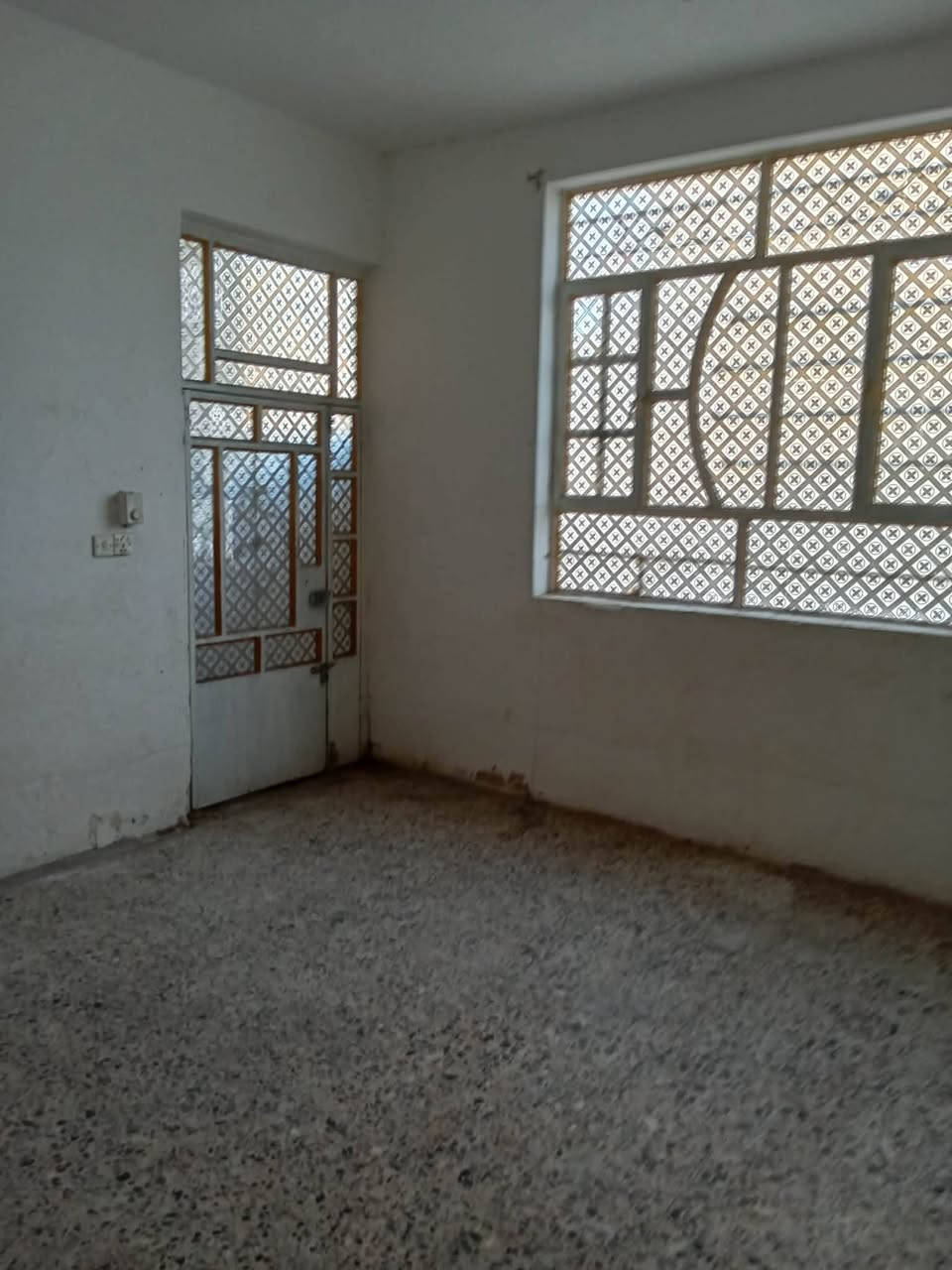 سلام عليكم بيت للبيع منطقه سبع البور نافذ ع شارع 4000 رئيسي
اني صاحب البيت يعني ماكو دلاليه
***********
