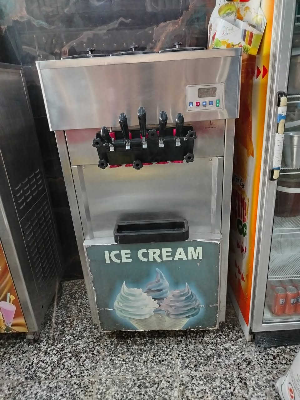 سلام عليكم ماكنه سوفت الشمس 5گير السعر 15ورقة مكاني بغداد الاستفسار ***********
