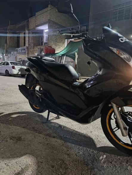 سلام عليكم دراجه بيسي اكس جيل اول البيع 
مكينه 125 دراجه نضيفه وحلوه  بدون اوراق 
اكفله من سرقه سعر 1100 وبيه مجال مكاني 
بغداد الشعب رقم‪***********
