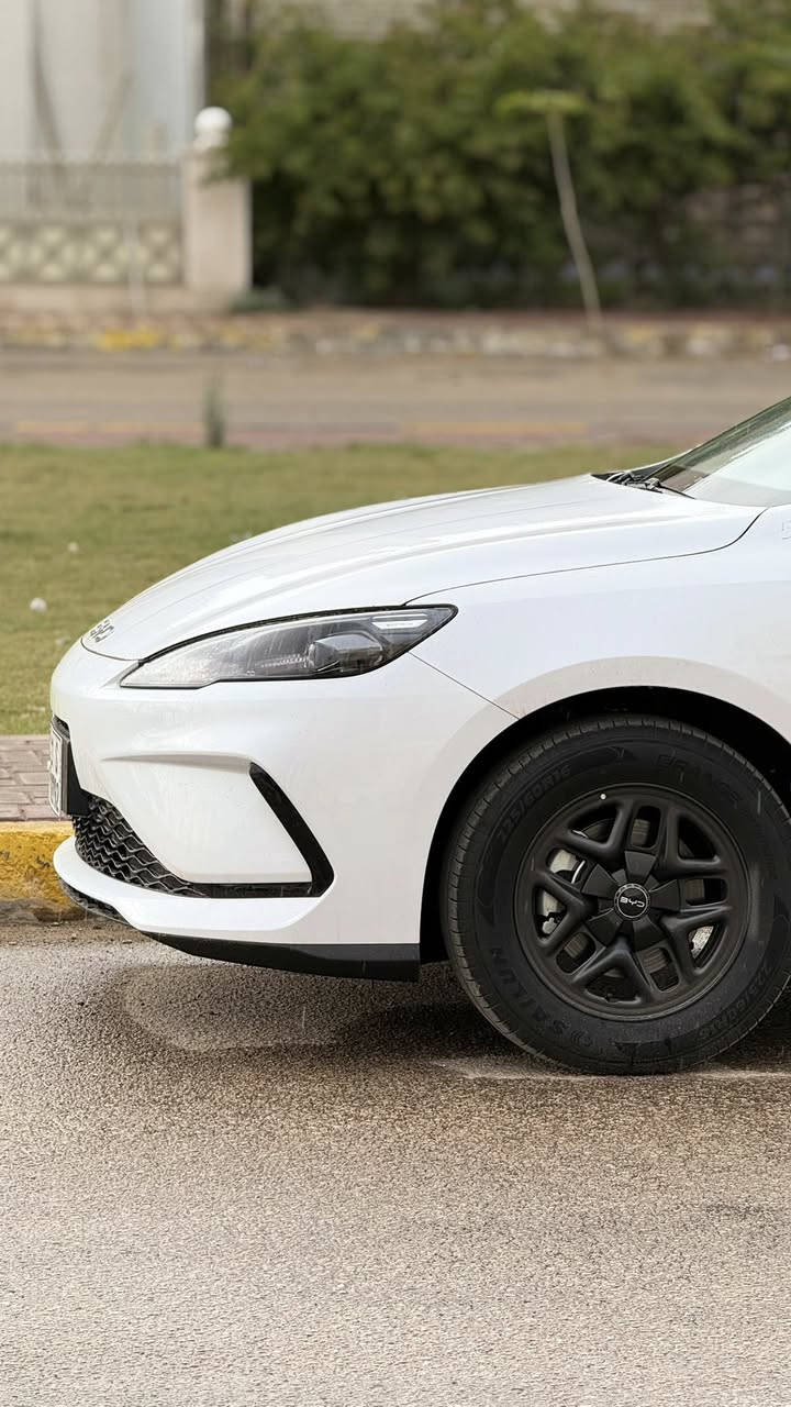 Byd سيل 5
ماشيه 2500
بعدهي بوضع الزيرو مكفوله 
مكان السياره نجف 
رقم بغداد بأسمي 
***********
