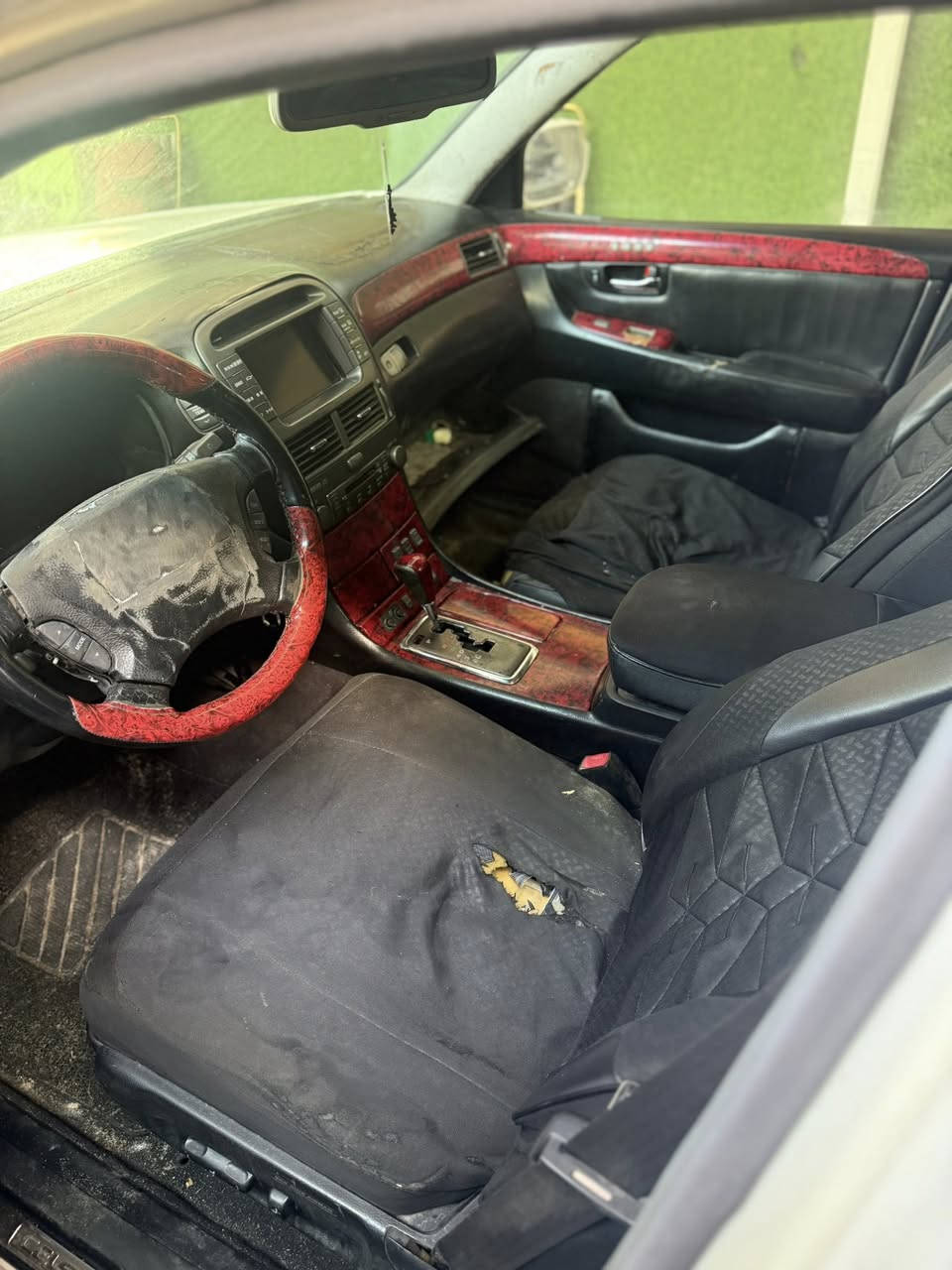 لكزس مديل ٣ فول مواصفات للخير بيبان شفط كراسي أربعه كهرباء اصولي شرط التحويل مكانه البصره السياره بيه حادث بجم وتعمرت بي لغد كص شبر والباقي كفاله السياره مال جناي نقصه حداديه فقط بس حداديه تبدل وترايك وين ما تريد مكينه كير بل كارتون مكينته ٨ سلندر تقلع سعره ٨٠ وبيه مجال رقم الهاتف *********** واتساب
