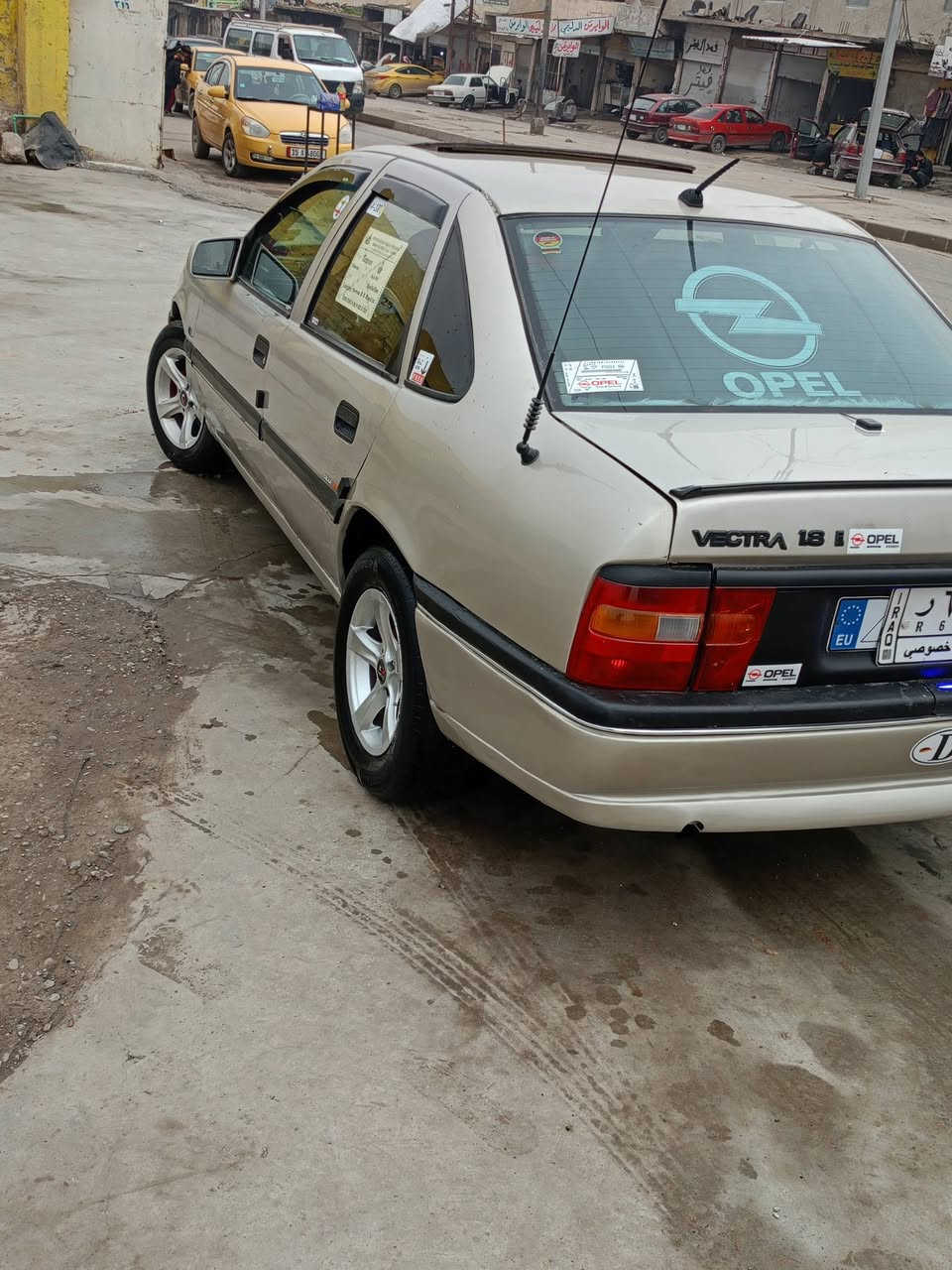 فكترا موديل 92حجم18اصل فصل
رقم نينوى الماني سنوية عضم 2028كابون بانزين بيها 
شرط التحويل من الشرعي 
مكينه وكير شرط كصه 
طخم خلفي امامي كلو جديد مبدل
طخم تاير جديد +ويلكب مصطره اصلي 
تنته سلايت +ستيرن بور 
غرفتها جديده مدوشمه 
فقط مصلح دواير والدوسات 
صبغ سقف جماليه بدون ضرر سياره شرط 
مكان موصل الايمن مطاحن شراي اتصل 
#السعر45_بي_مجال ***********
***********
