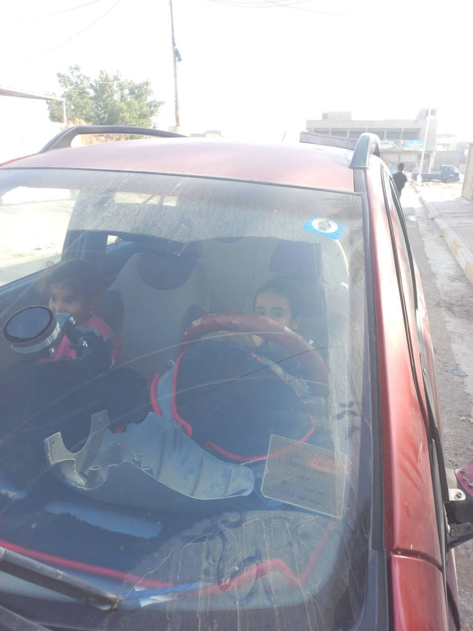 البيع او مراوس حسب القناعه عنوانه المحموديه ٣٠ورقه وبيه مجال سياره كامله وشغاله تفه تبريد تخم تاير جديد جويتر جديد سياره حلوه تحويل مباشر ***********
