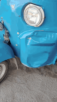 تم تعديلها بطريقة الحار 
سمكرة محمد كنر 

***********

لتعديل التكاتك والسيارات على البارد وعلى الحار
