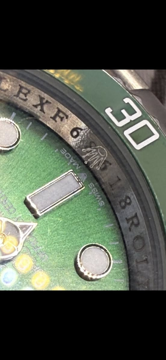 ‏Rolex hulk submariner
١- سير stainless steel 
٢-نوع الحديد 904L 
٣- نافذه تاريخ شهري 
٤- ختومات رولكس كامله 
٥- جام زفير ضد الخدش 
٦- مكينه اوتو ضمان سنه كامله 
٧- اطار دوار 
٨- طلاء ثابت ١٠٠٪؜ 
٩-مضاد الماء 
١٠- كامل ملحقات الوكاله الاصليه


**إذا كنت صاحب هذا الإعلان وتريد حذفه لأي سبب، رجاءا أرسل رسالة إلى الدعم الفني**