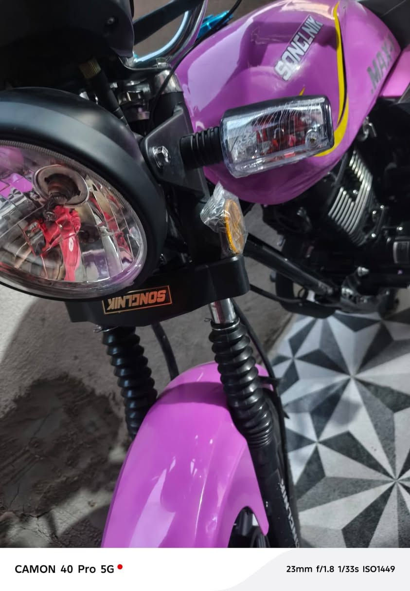 دراجه سونك مديل 25 صار شهر من طالعه من وكيل السعر 875 وليه مجال قليل محرك200 الرقم  ***********
