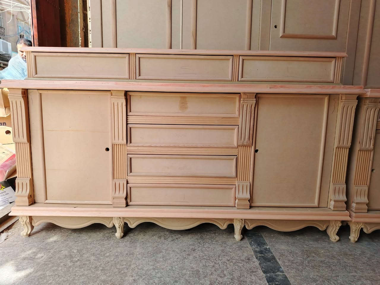 غرفه موديل فراشة الذهب تسكام عملنه في معرض هيام  من اجود انواع الخشب الصاج تاخذها ترحم النه  كوالتي جدأ عالي ضمان عشر سنواتت
الون تحبون صاجي او ابيض
ومستعدون لعمل كافة انواع الاثاث من تخم ديوان غرف نوم كنتور ميز مرايا جزامات با انواعها
الحجز ع واتساب او الاتصال مباشر 

والي حاب يشوف الشغل موجود داخل المعرض حاليا انواع متعدد
***********
