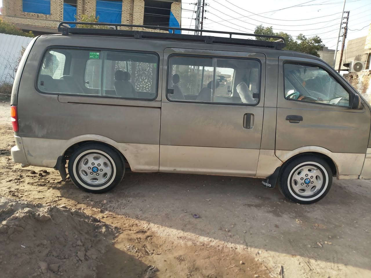 سلام عليكم عندي بريجو موديل 2000 سياره خير من الله اكسل وكاردن جدد شواصي شركه حداديه جديده داخل بلادي سياره مامتعوبه تبريد تدفئه حميان ع سويج سياره كلشي شغاله كهربائيات على وضع البلاد مكينه نعمه من الله لاتنقيص ولا شي سياره عليه غرامات تنكطع من السعر سنويه ل28 سعره ب80وبيه مجال سياره مكانه بابل رقمي ***********
