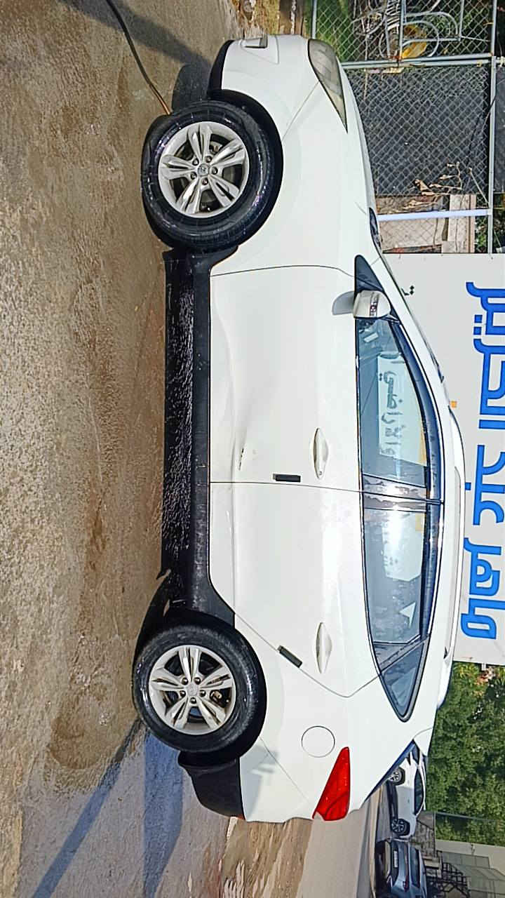 السلام عليكم توسان 2010 خليجي مكفوله عده طخه بلباب موضحه بلصوره  محرك 2000   السياره خيرمن الله السعر130 وبيها مجال للاستفسار ***********
