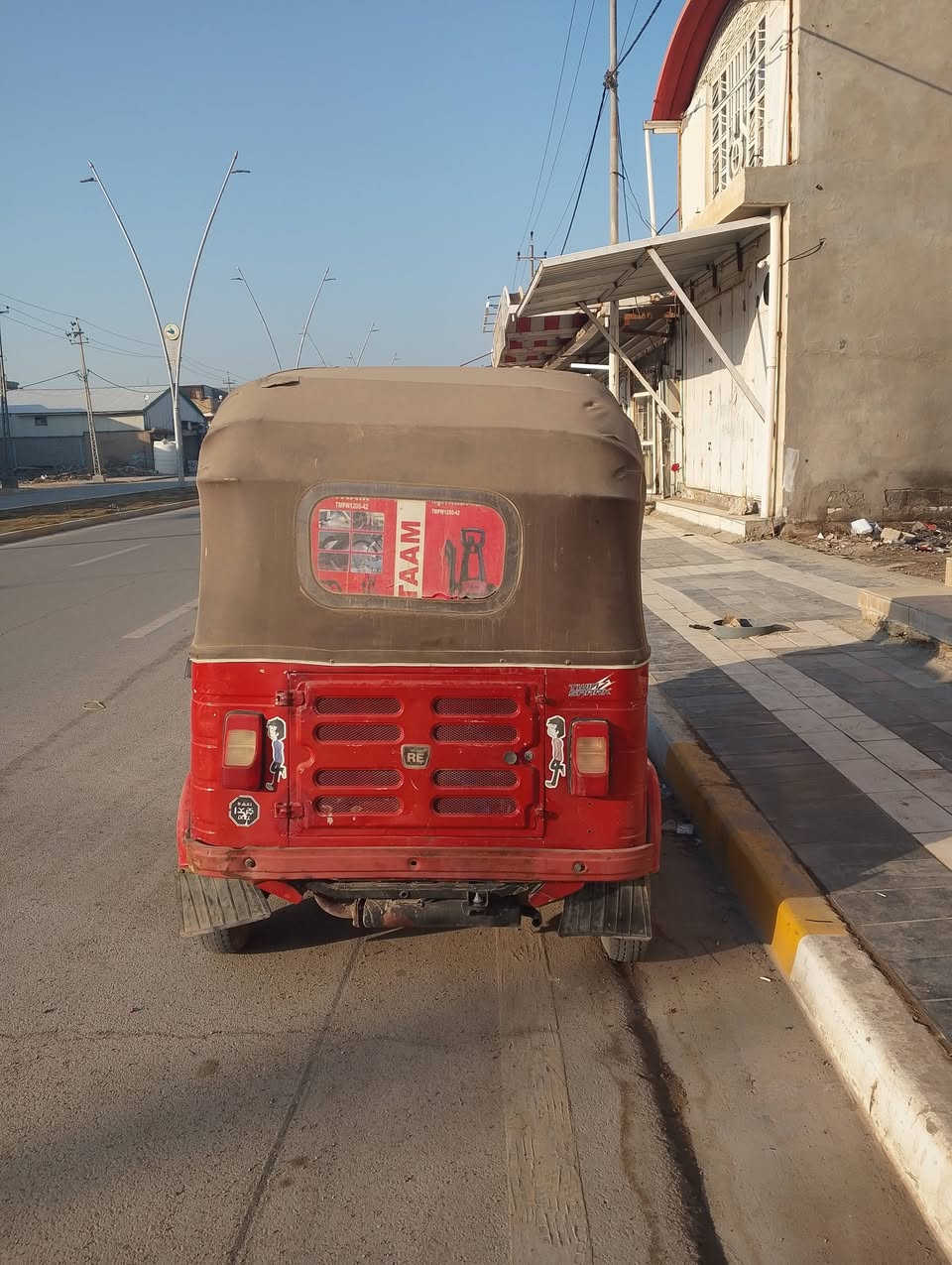 السلام عليكم
تكتك للبيع موديل ١٨ 
رقم واسط انكليزي 
العنوان واسط نعمانيه 
***********
