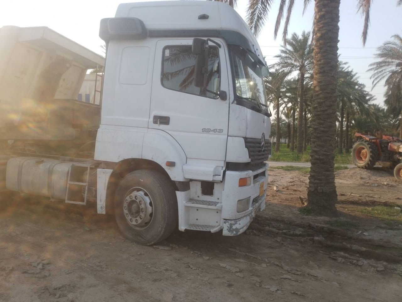 سلام عليكم اكسور سنويه صاقطه موديل 2003 مربوطه صهريج مكينه اكسل جديد الكير نمره ماتجي تريد بس الراس تريد. عربانه تريده كاملة *********** مكاني لطيفيه قريب ع صيطره عراق
