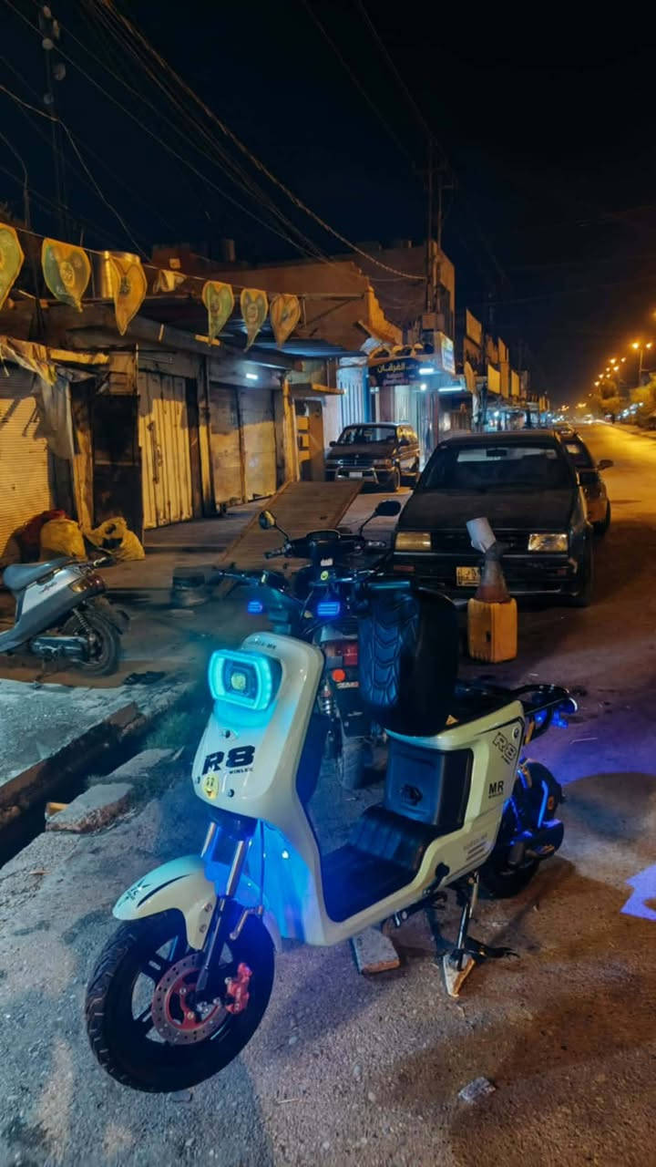 السلام عليكم ماطور شحن R8 مديل  2025ماطور يخبل مواصفات سرعه 109سماعه بلوتوث نشرت وره وكدام دبل سويج وبصمه ماطور يخبل مصار شهر من أخذته وقابل للتفاوض 
اشعندك ماطور بنزين بوتين نزل 
مكان موصل دوره الرساله ***********
