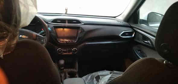 السلام عليكم للبيع تريل بليزر ٢٠٢٢حادث جاملغ وبنيد وشويه باجاملغ الخلفي سياره جديده مكينه كير حداديه جديده سنويه جديده تريد تحويل تريد وكاله سعر ١٤٠ وبيها مجال بسيط محرك 1300.   3سلندر توربو ***********
