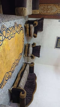 تخم 8 مقاعد تكمه نضيف جدا سعر 200 وبي مجال مكان البياع يوجد توصل بكروه...